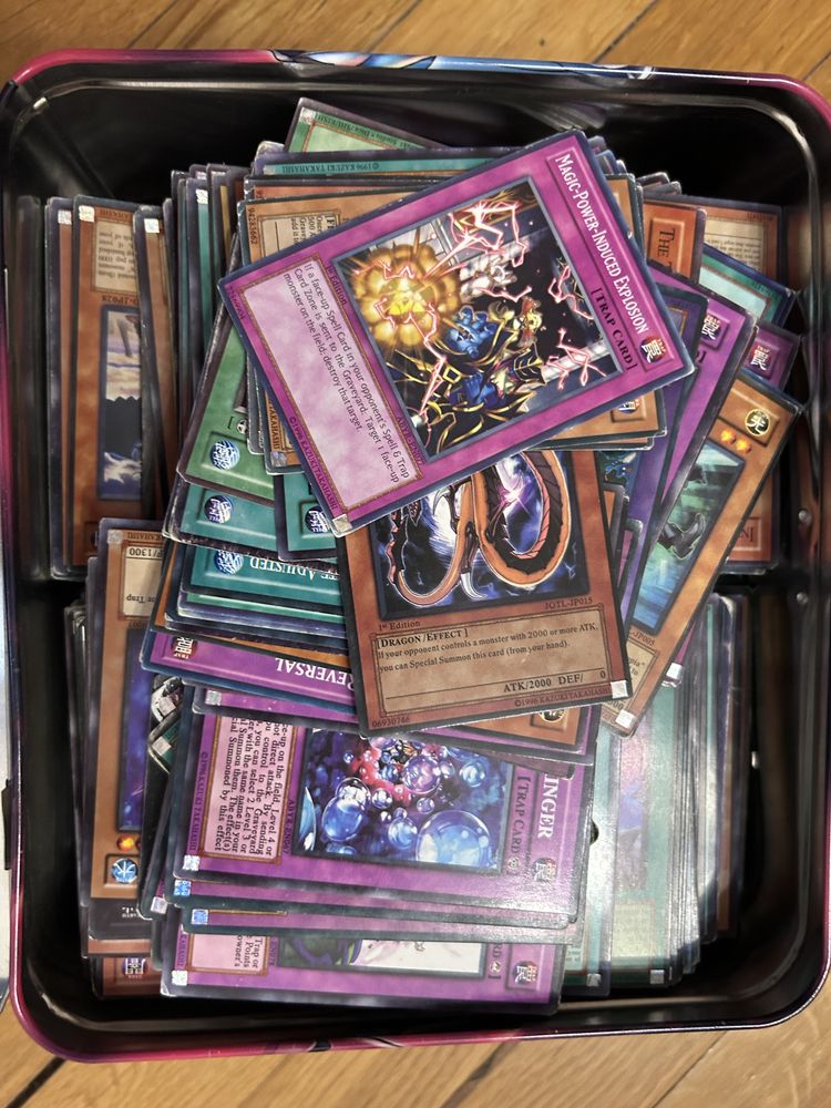 yu gi oh метална кутия с карти