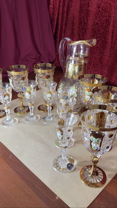 Графин и фкжеры и рюмки