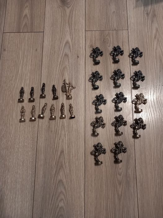 Vand Piese de Sah Metalice Sevilla