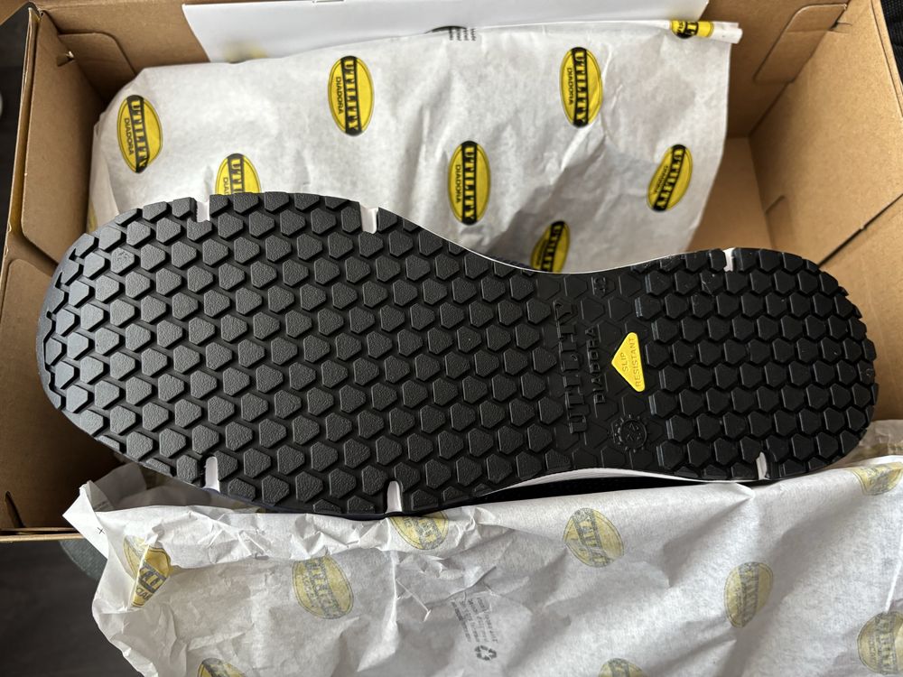 Спортни обувки DIADORA