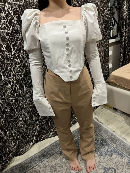 Продам корсет белого цвета