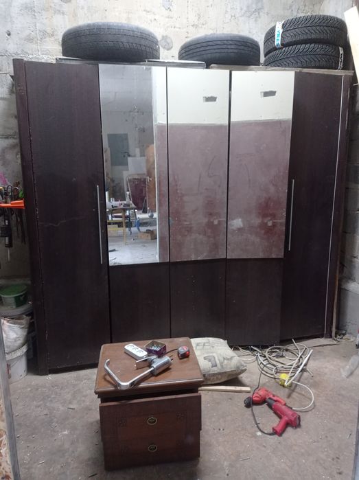 Отдам бесплатно шкаф тумбы