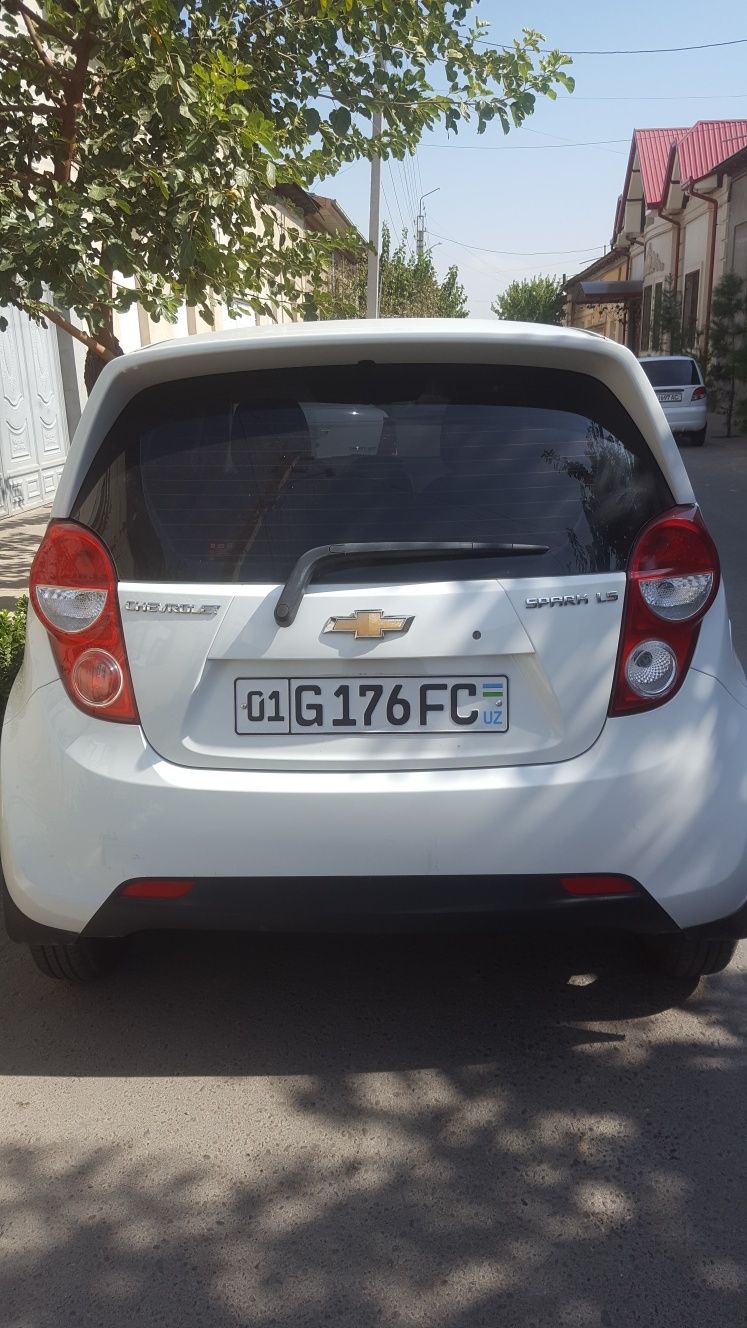 Chevrolet spark sotiladi