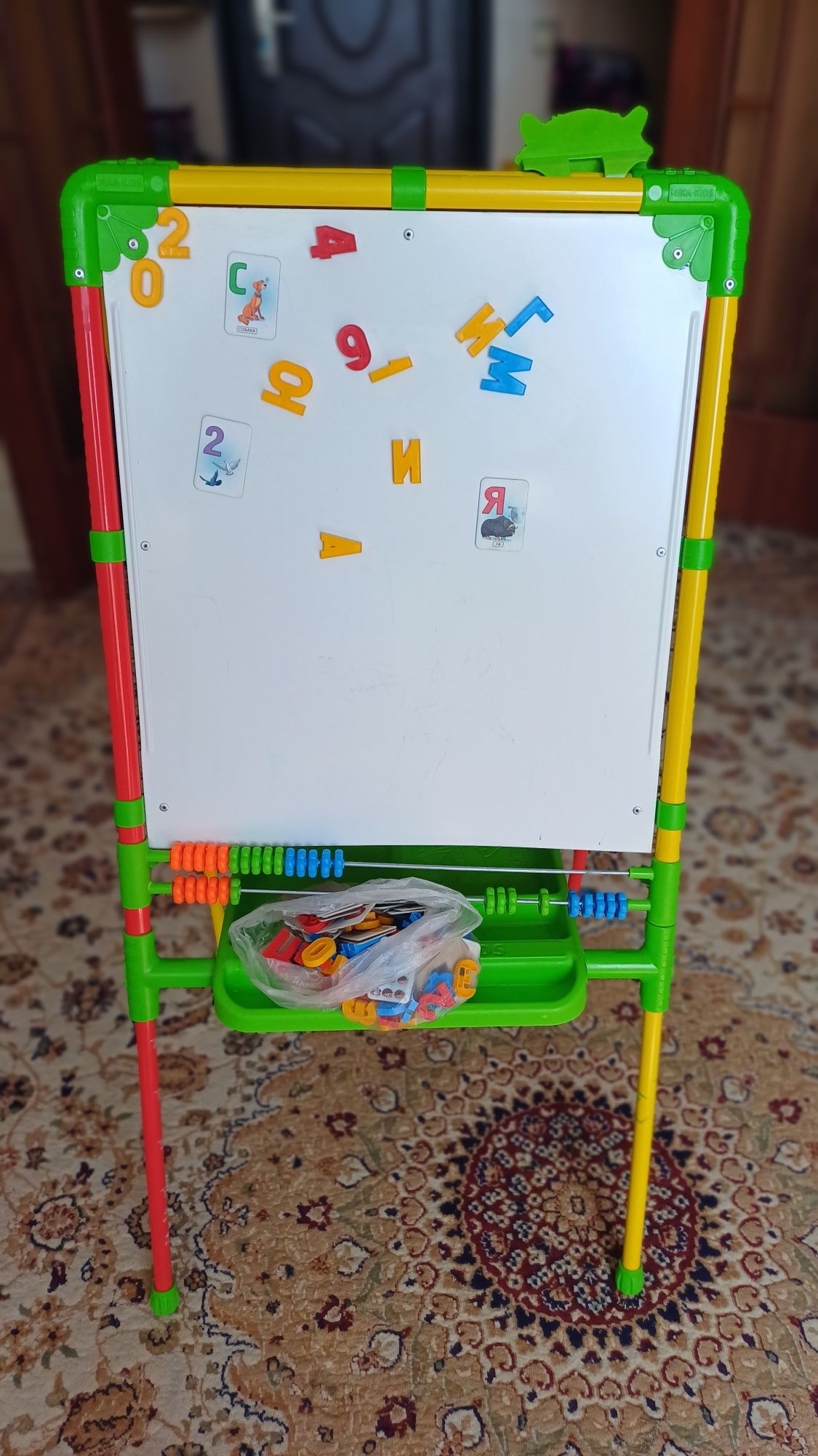 Продаю мольберт доску магнитную