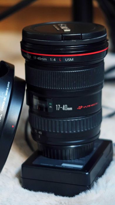 KIT PROFESIONAL FOTO CANON – aparat, obiective și accesorii