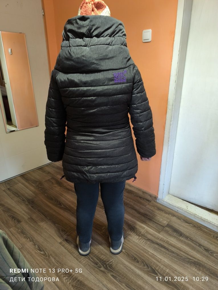 Продавам чисто ново,зимно якеSUPERDRY JPN.