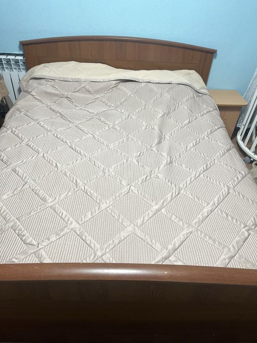 Продам кровать двух спальную