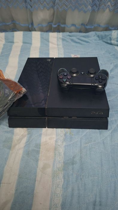 Сотылады пс4 фат прошивка  нархи  200 доллар б/у