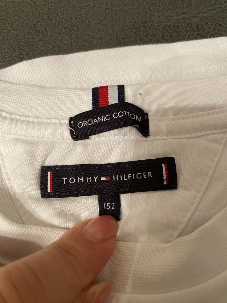 Сет тениски Tommy Hilfiger и СК  10-12 години