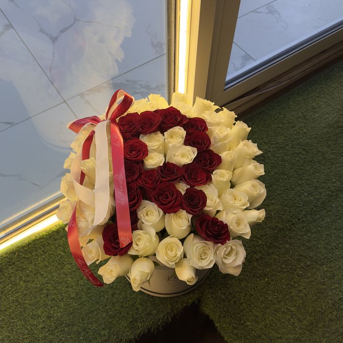 Свежий розы закажите