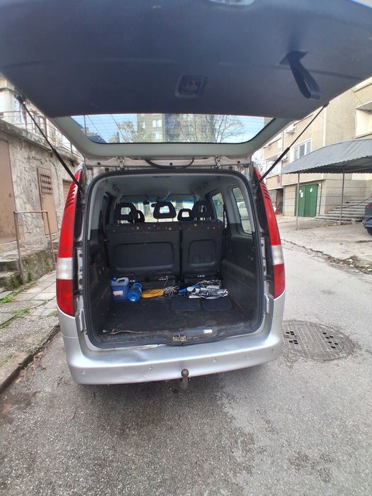 Мерцедес Ванео ван