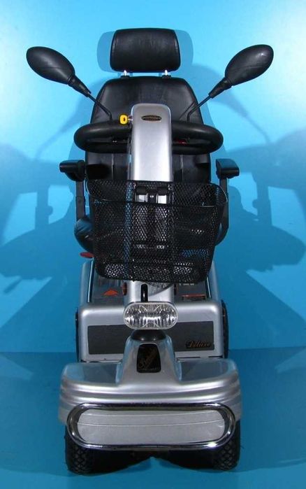 Scuter electric batrani/invalizi Shoprider