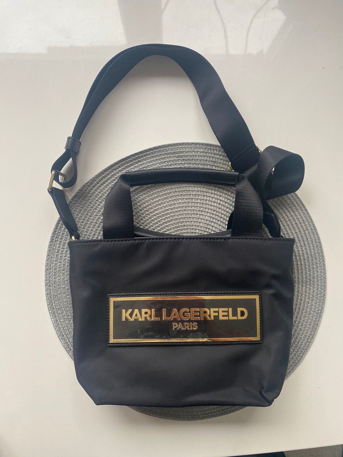 Чанта Karl Lagerfeld - нова