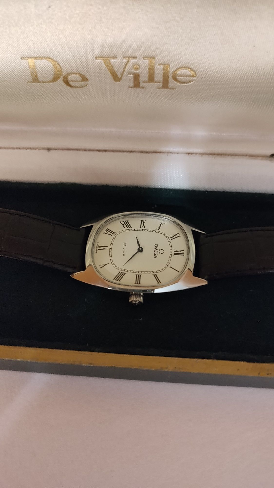 Ceas Omega de Ville mecanic
