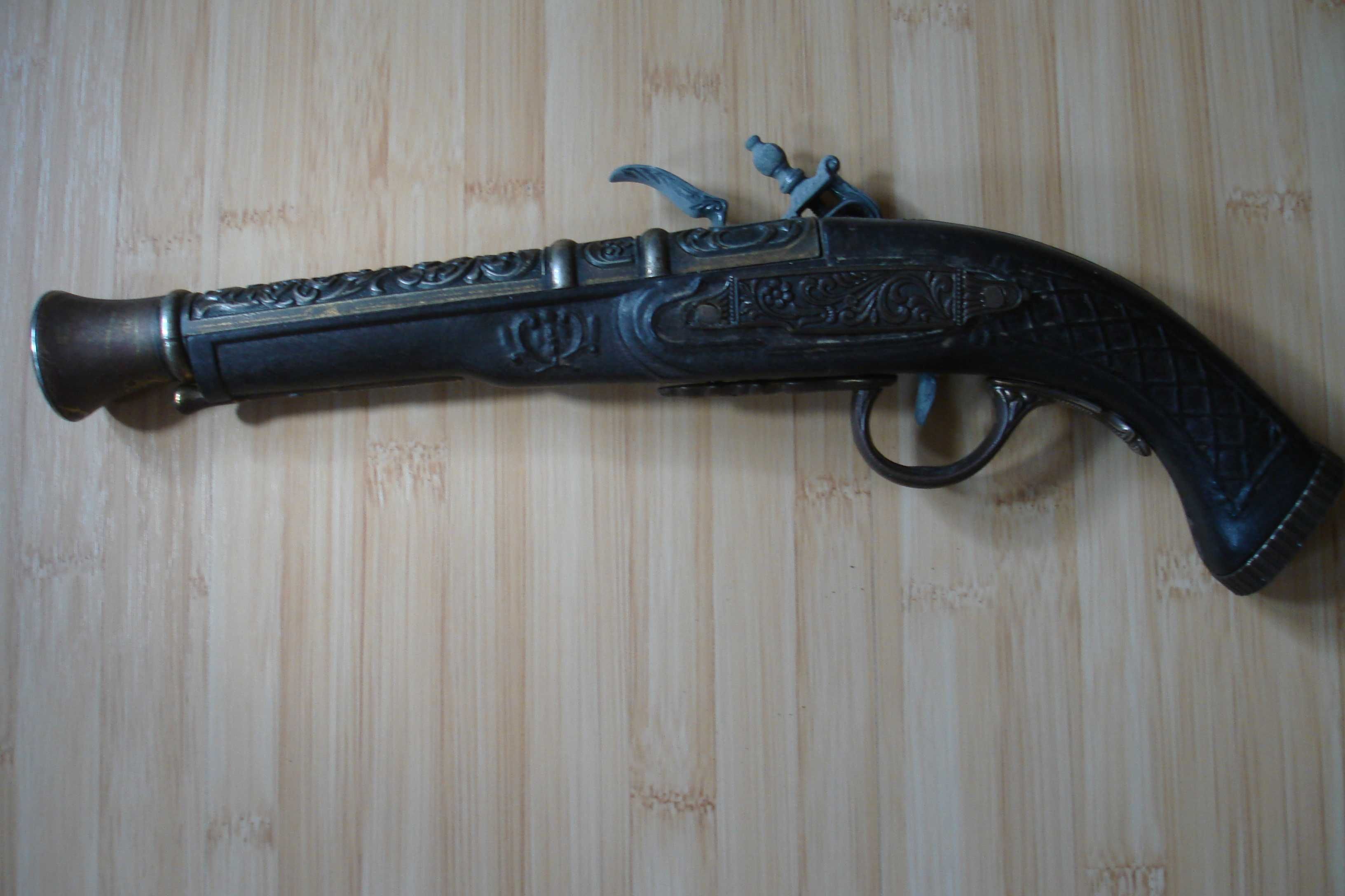 Sabie scurta si pistol de colectie model anii 1700