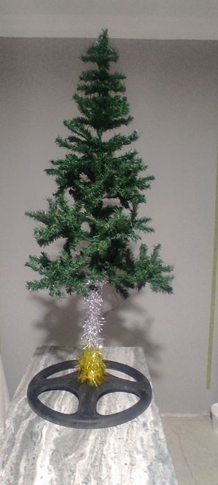Продаётся Ёлка высота 140