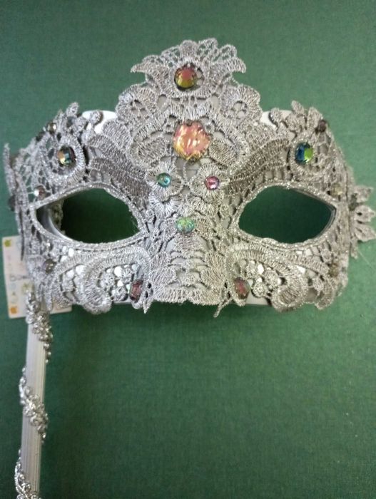 Маска карнавальная