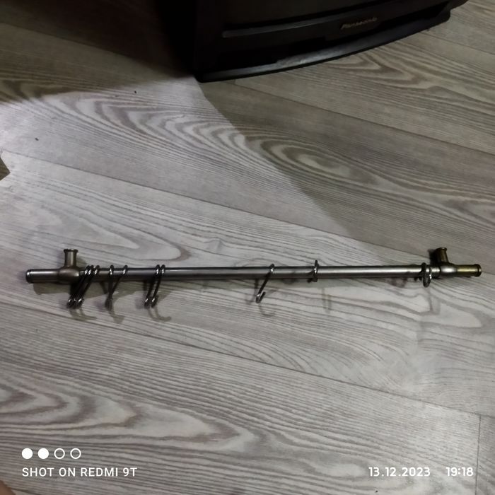 Продам рейтинг с крючками б/у