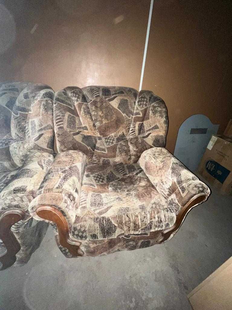 продам диван и 2 кресла