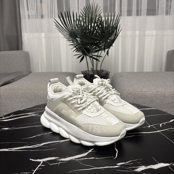 Versace chain reaction