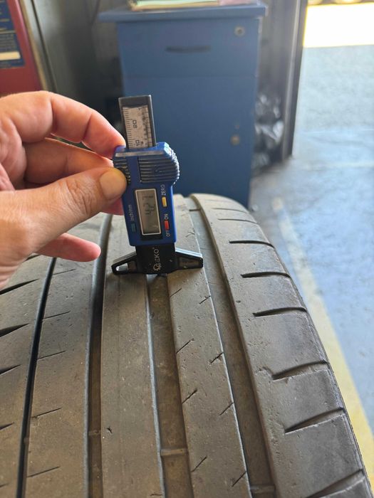 Michelin Pilot Sport 4   245/45/ZR18 VARA