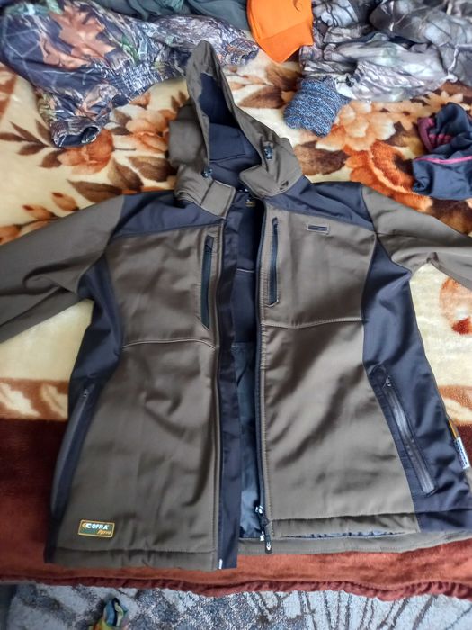 Дрехи за лов нови