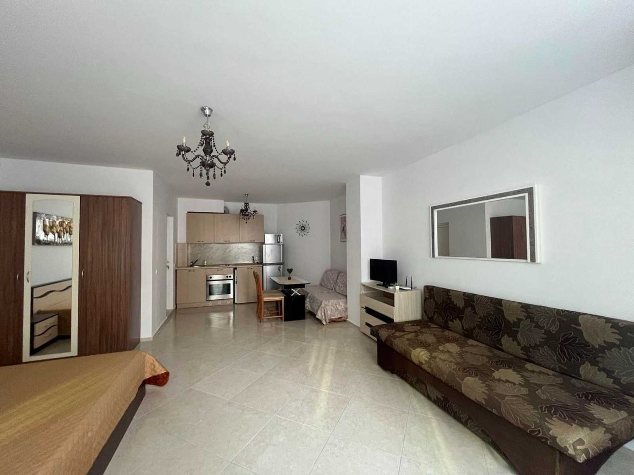 Дава се под наем Ателие в Поморие - 43 кв.м за 225 € - Снимка #4