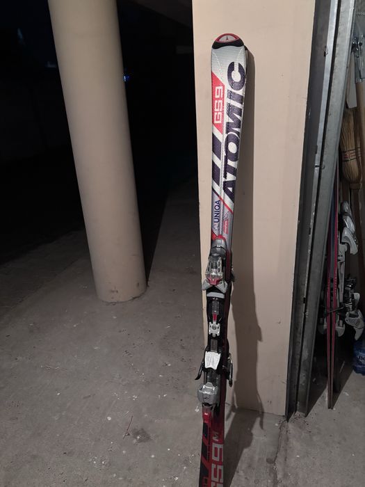 Ofer spre vanzare schiuri