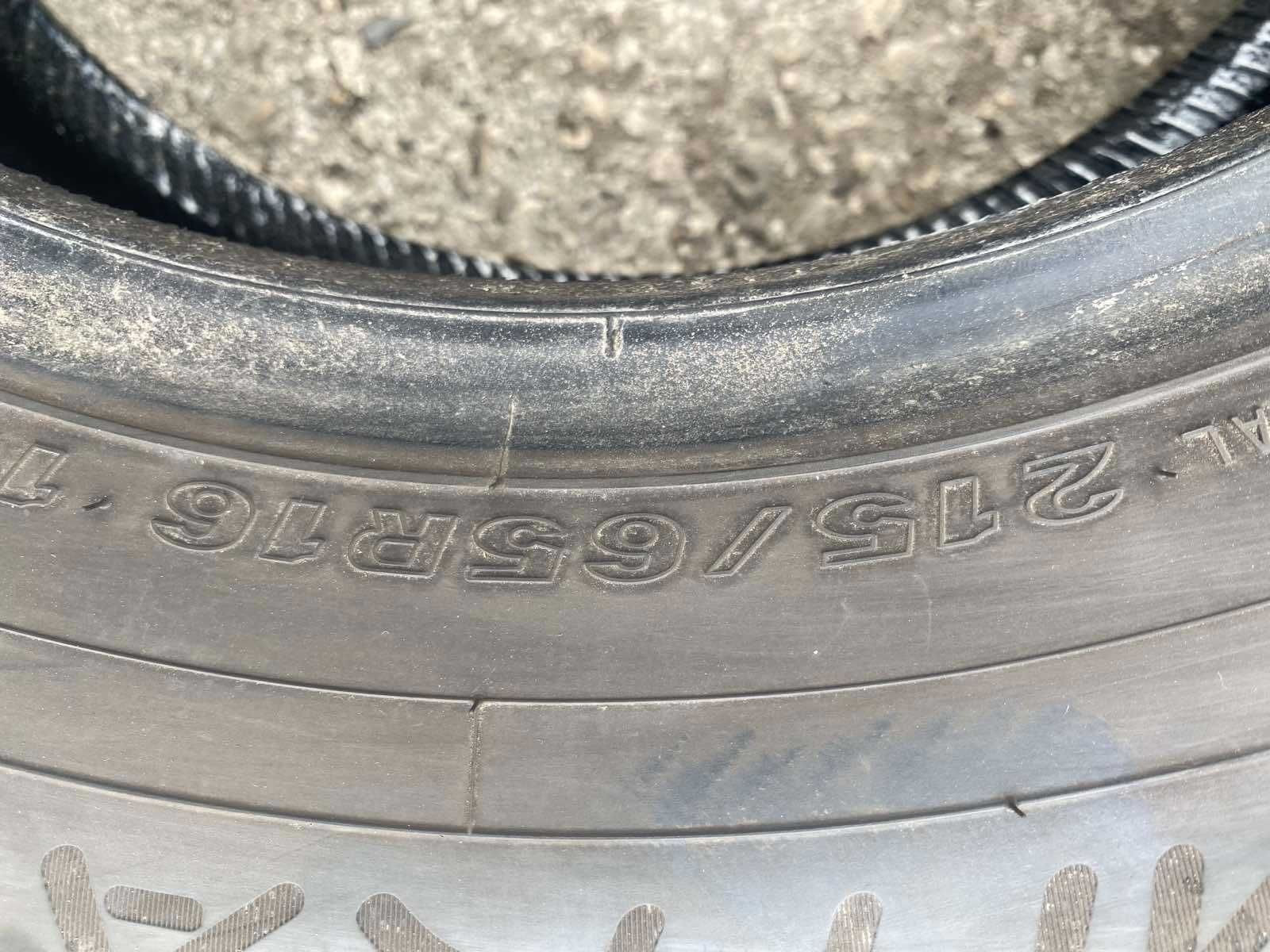 2 броя Зимни гуми Premitra 215/65 R16 Dot 3223 ном 121