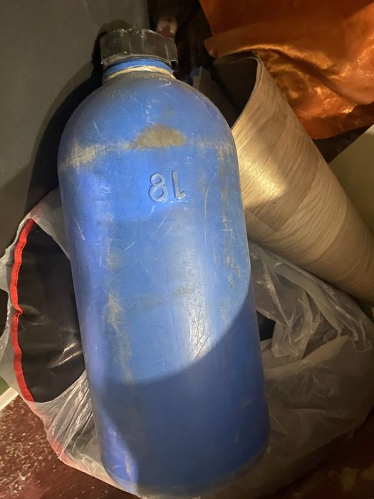 Продам 8 литровую емкость