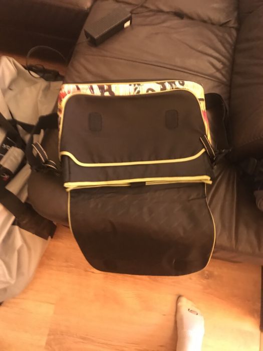 Geanta laptop. Calculator