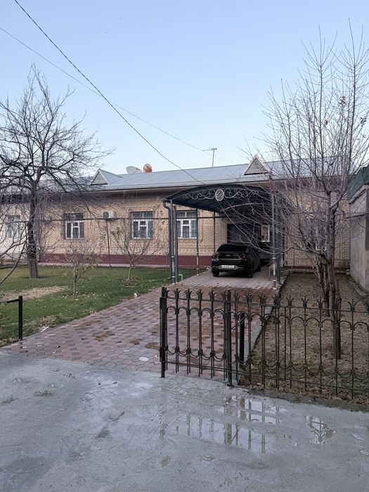 Ховли сотилади 6 сотих яшашга тайёр уй