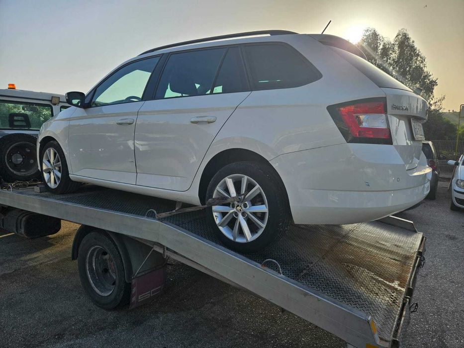 Шкода Фабия 1,4 TDI 2017 г. Продава се за части.