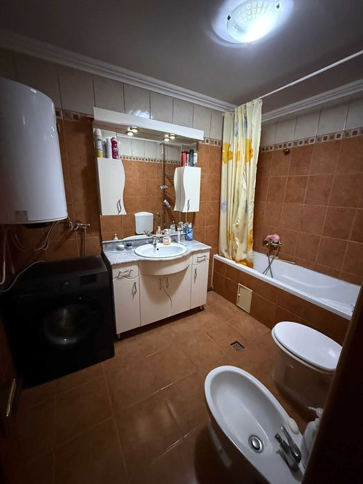 De vânzare casa + afacere activă (magazin alimentar) în Iojib, SM