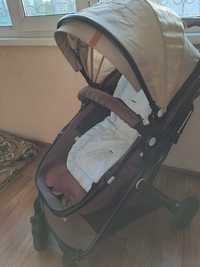 Детская коляска для малыша .