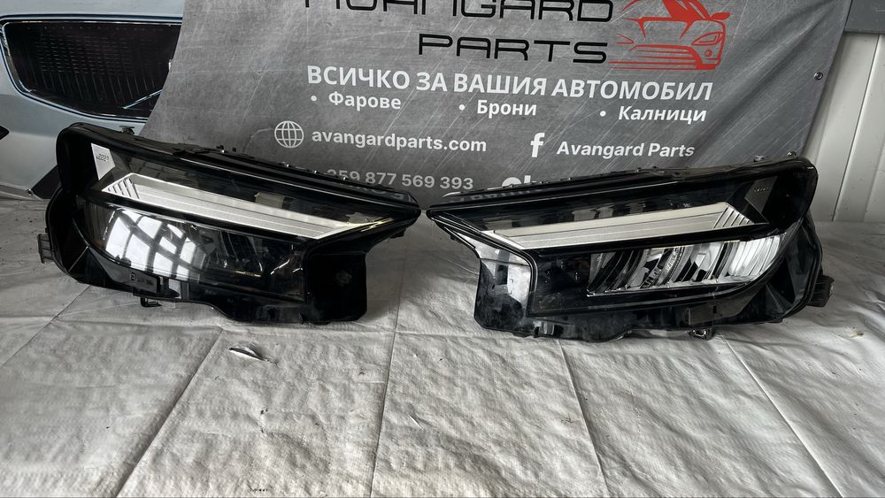 2 броя ляв и 1 брой десен фар Audi Q4 E-Tron 2022-