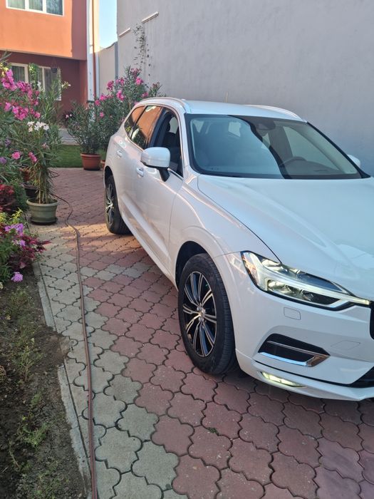 Volvo xc60 Benzină Mild-Hibrid 215 cp Head up Display