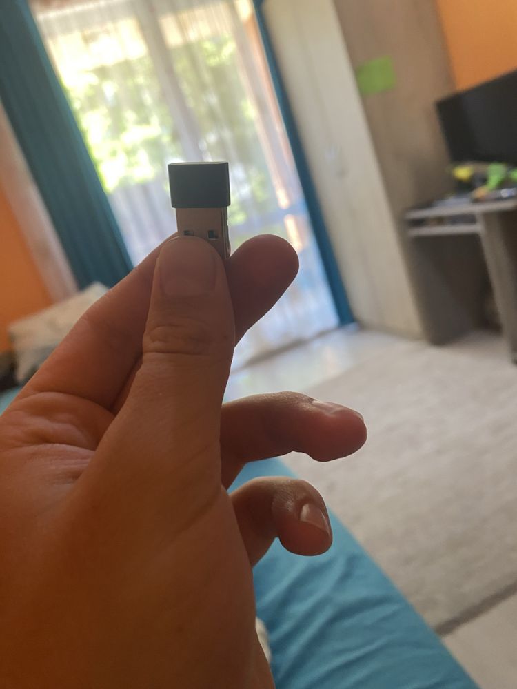 Bluetooth флашка за компютър и става за всеки Windows