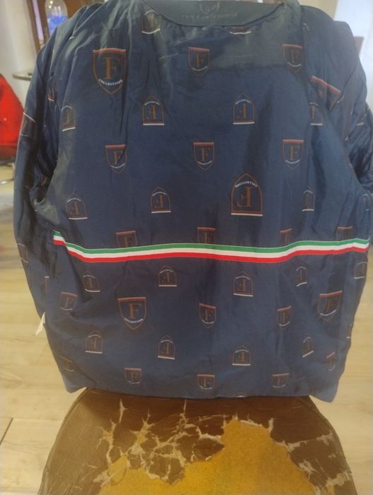 Vând geacă Ferrari originala