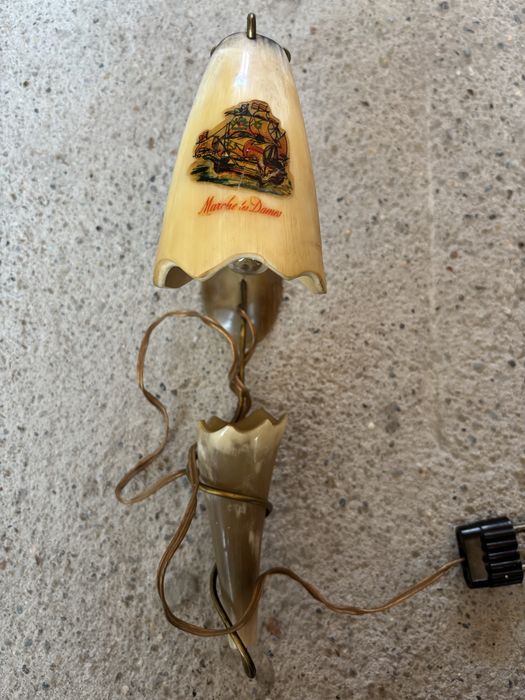 Lampa veioza din corn