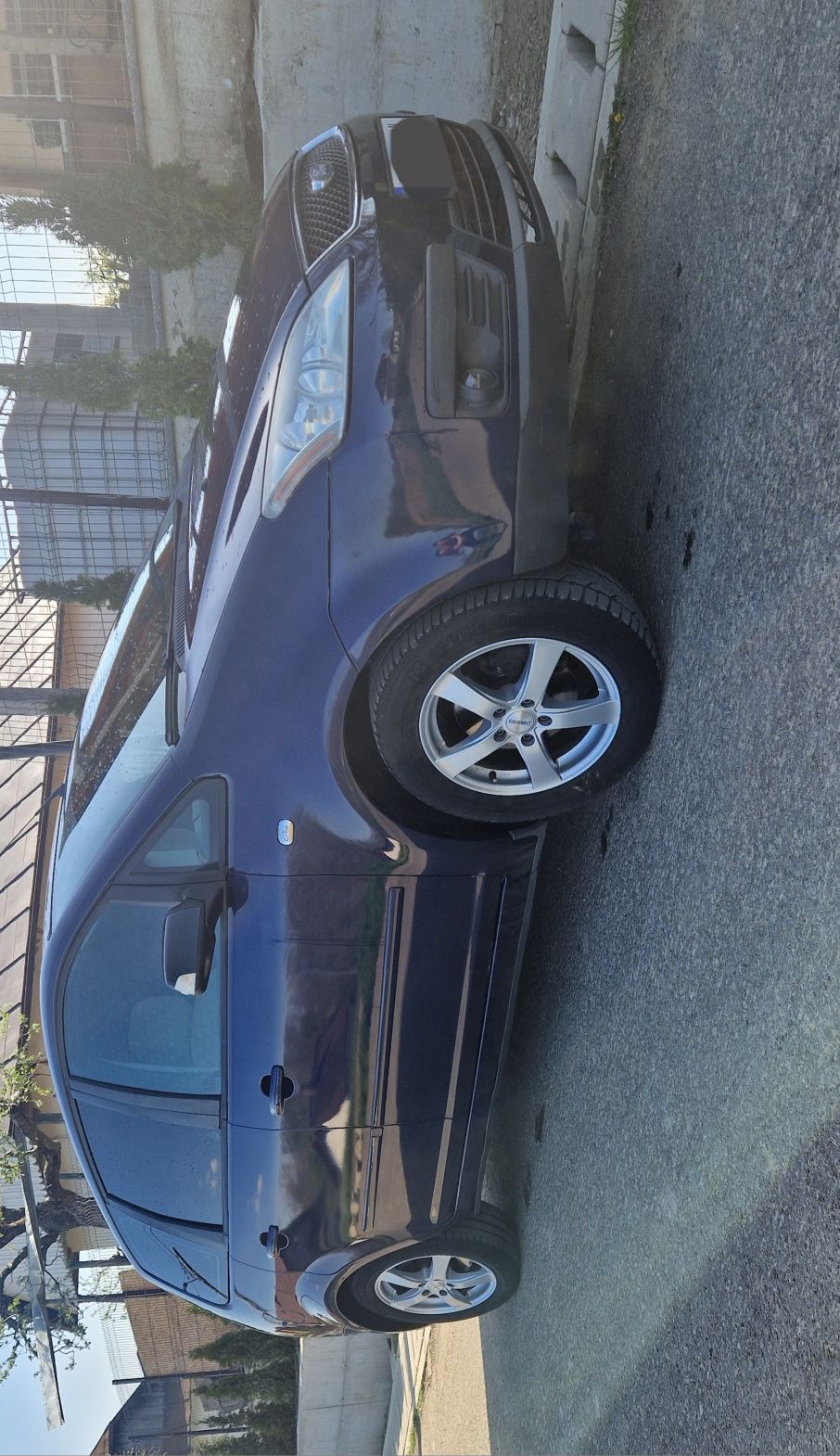 Vând Ford C-max Ghia, înmatriculat, 2006, 1.6 Diesel, 90 cp, 209000 k