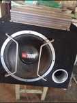 Vand subufar si statie auto JBL 1000