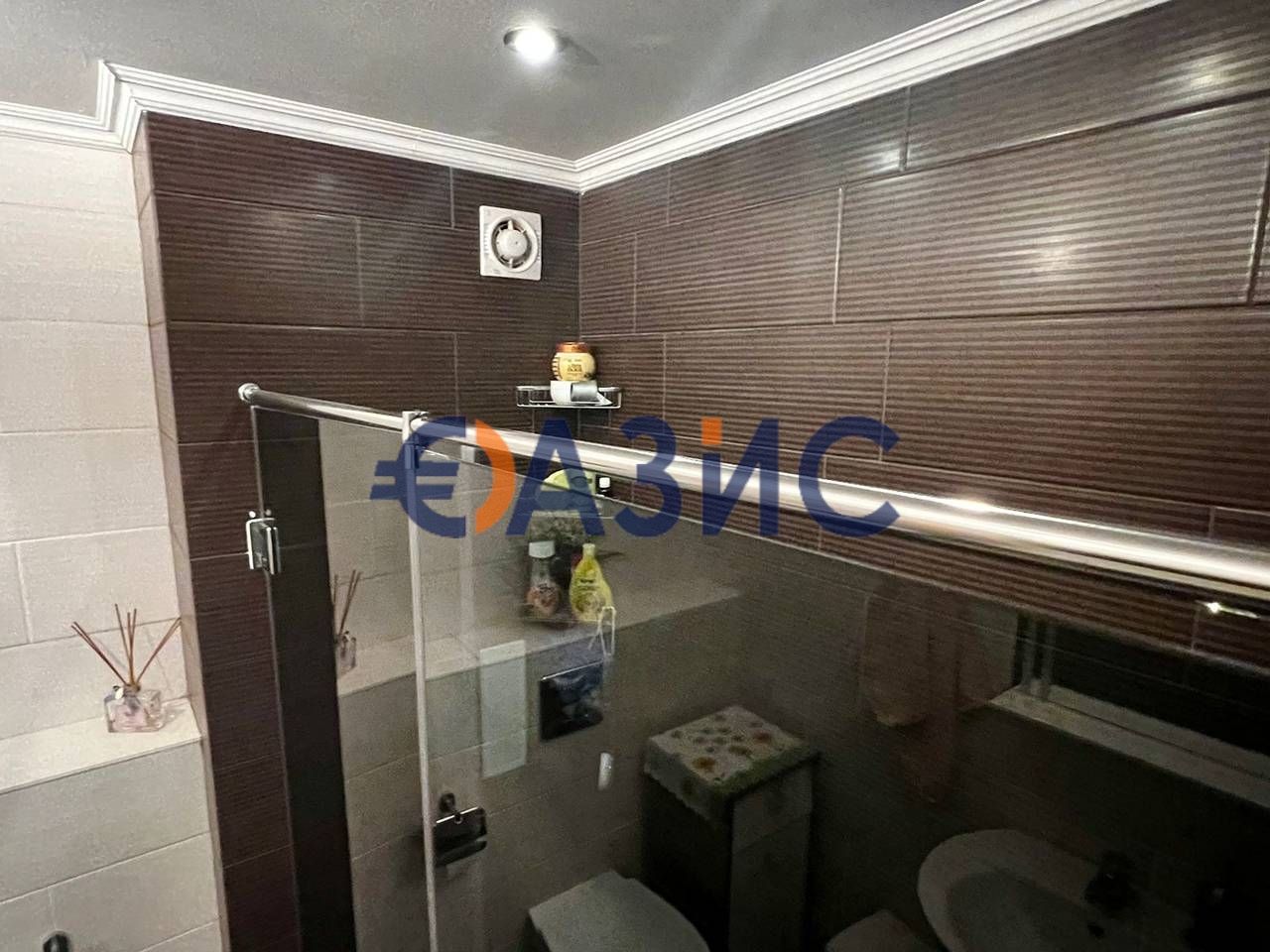 Продава се Двустаен апартамент в к.к. Слънчев бряг - 70 кв.м за 1015 €/кв.м - Снимка #2