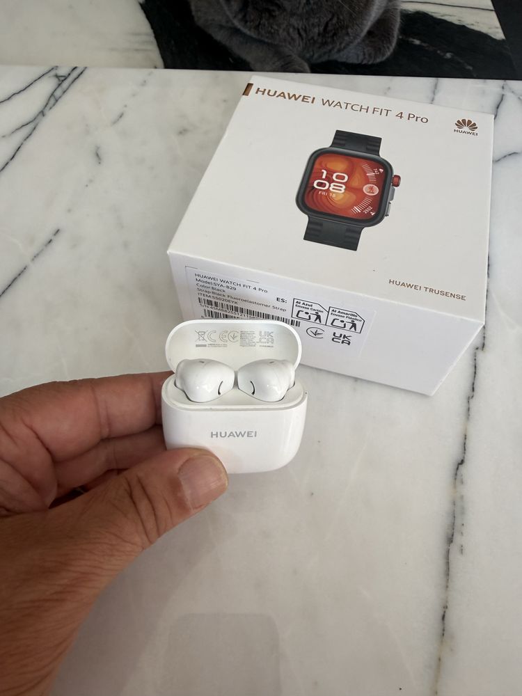 Часовник Huawei fit 4 pro със слушалки