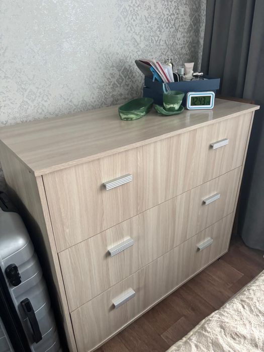 Продам вместительный комод