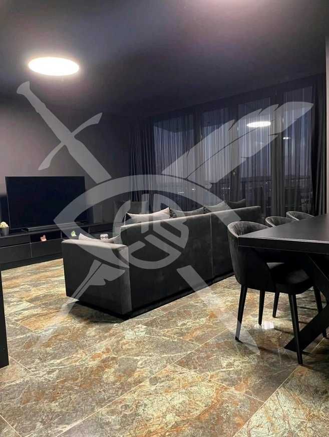 Дава се под наем Тристаен апартамент в Варна, Галата - 122 кв.м за 1100 € - Снимка #2
