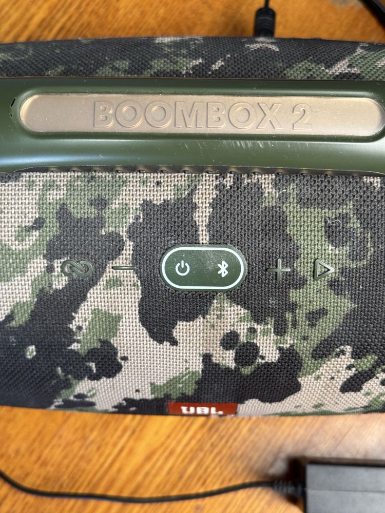 Jbl boombox 2 в отличном состоянии.
