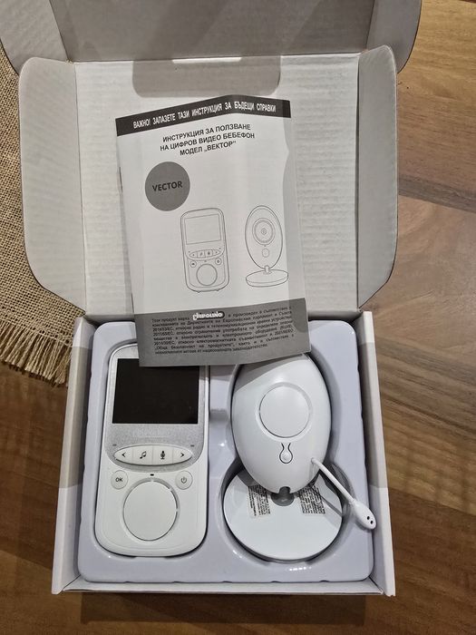 Бебефон с камера Chipolino