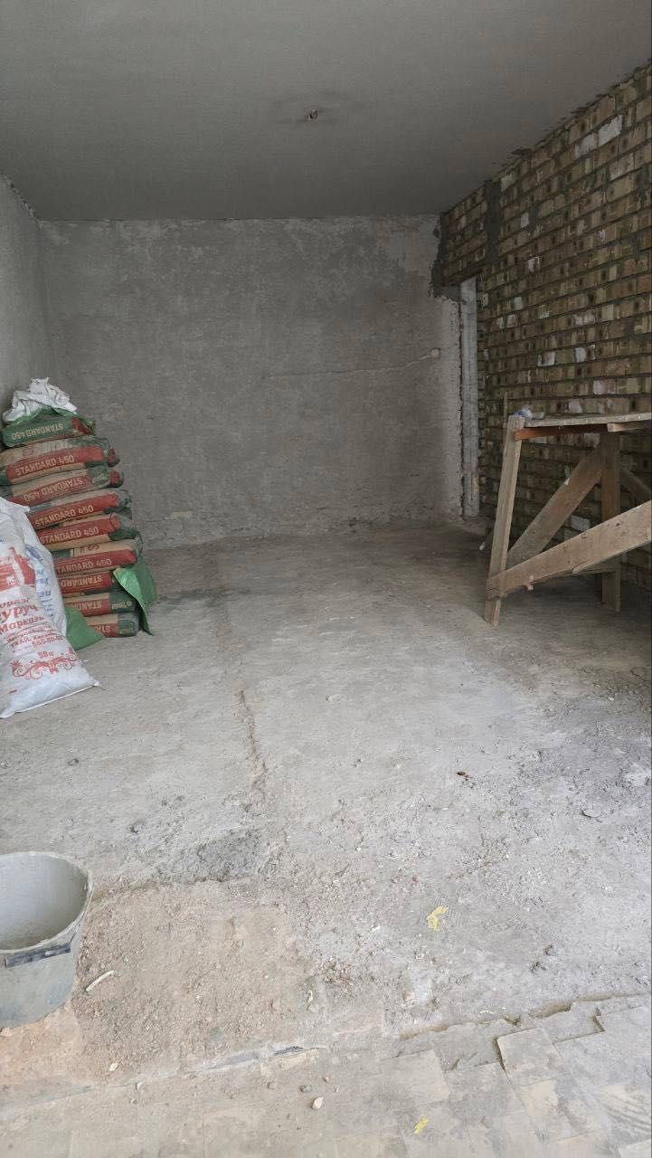 Ганга Продается 3 комнатная коробка м.Гафура Гуляма