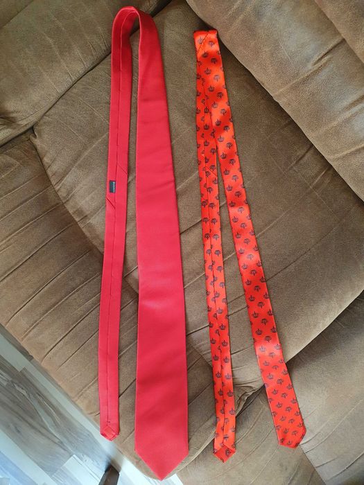 Вратовръзка - като нови - червени / синьо-сиво райе